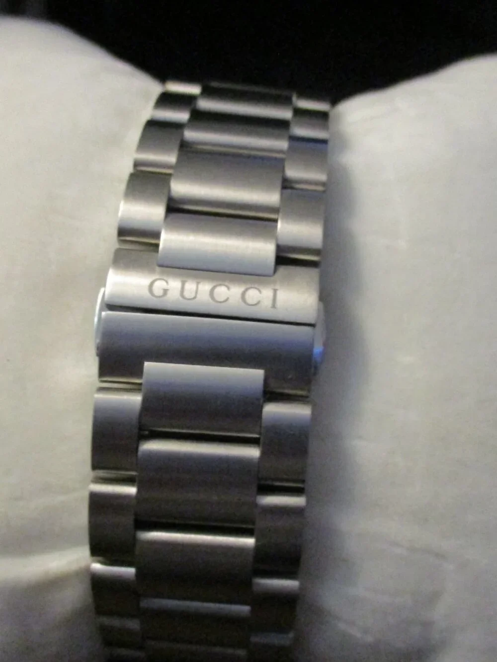 GUCCI Dive Date Black Dial Men's Watch 136.2/YA136203
